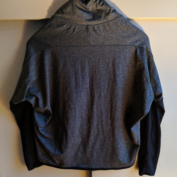 Running quarter zip - Picture 3 of 4